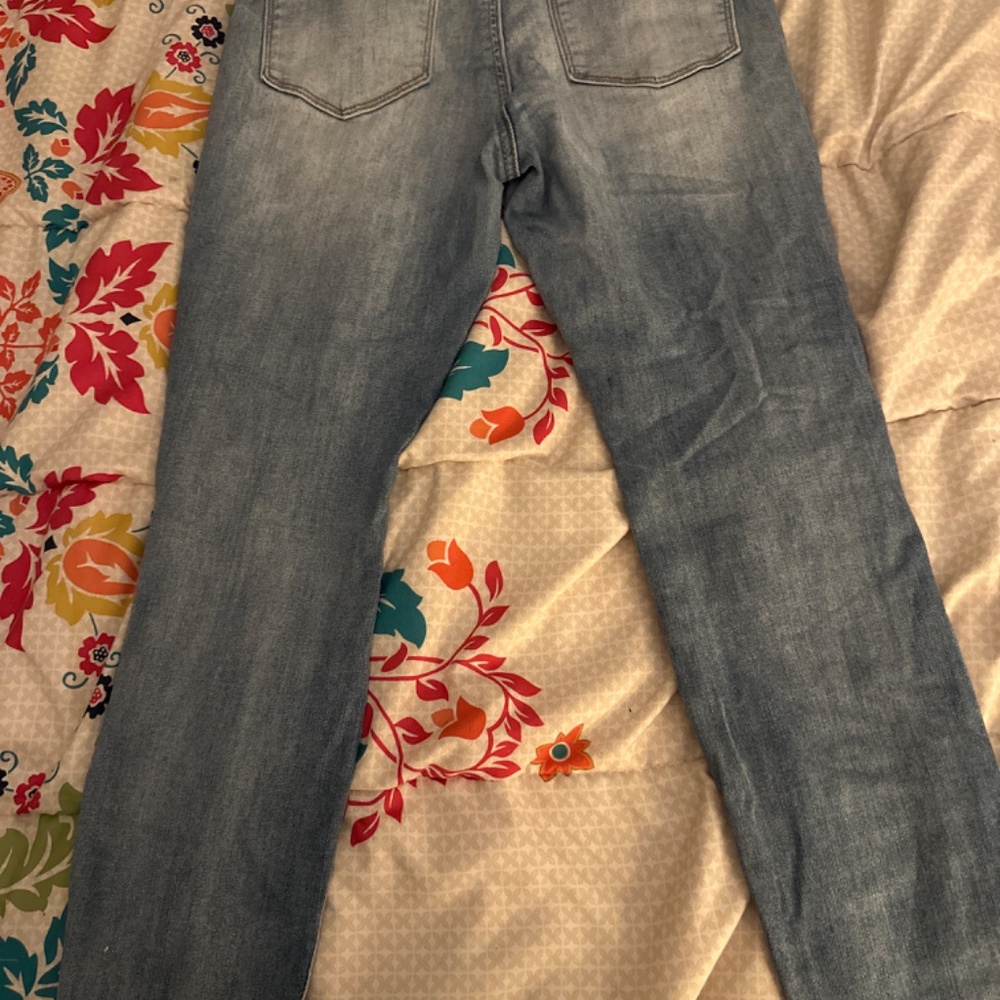 Rue 21 curvy stretchy jeans w holes -size 10 - - Picture 5 of 5